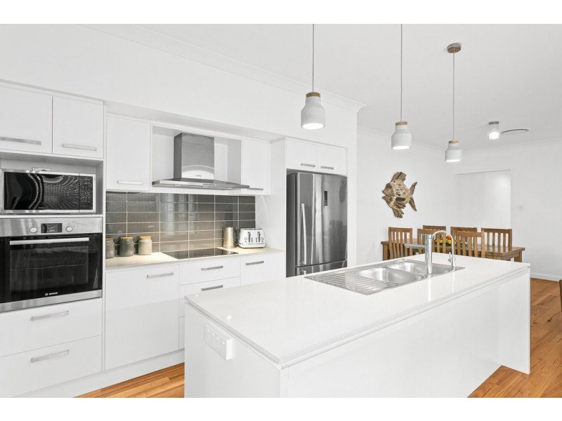 37 Curramore Terrace, Tullimbar NSW 2527