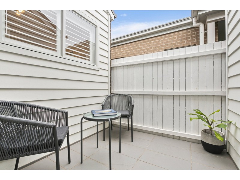 37 Curramore Terrace, Tullimbar NSW 2527