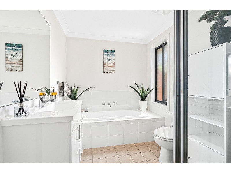 61 Churchill Circuit, Barrack Heights NSW 2528