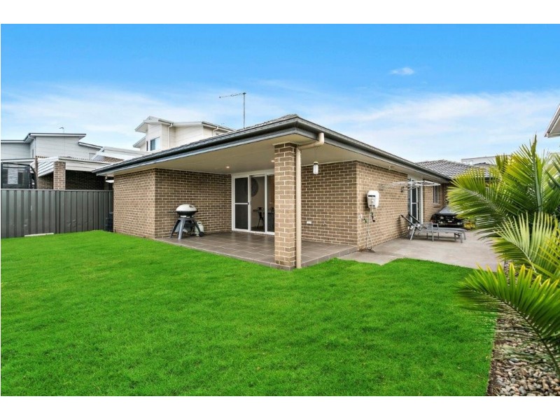 22 Elizabeth Circuit, Flinders NSW 2529