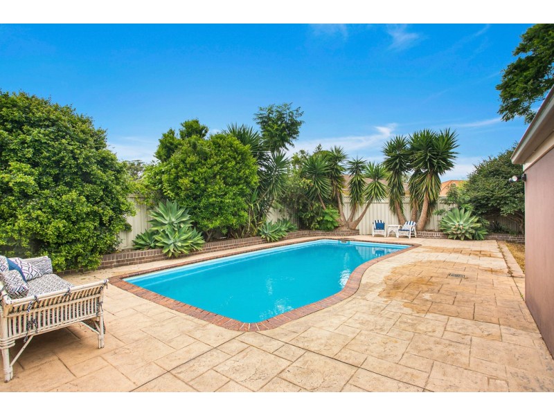 72 The Boulevarde, Oak Flats NSW 2529