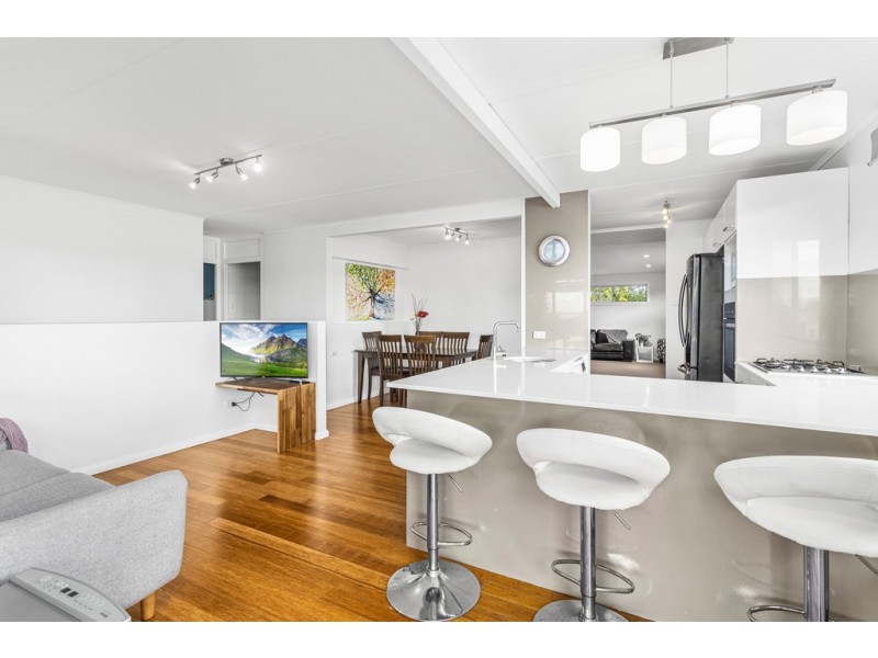 58B The Boulevarde, Oak Flats NSW 2529