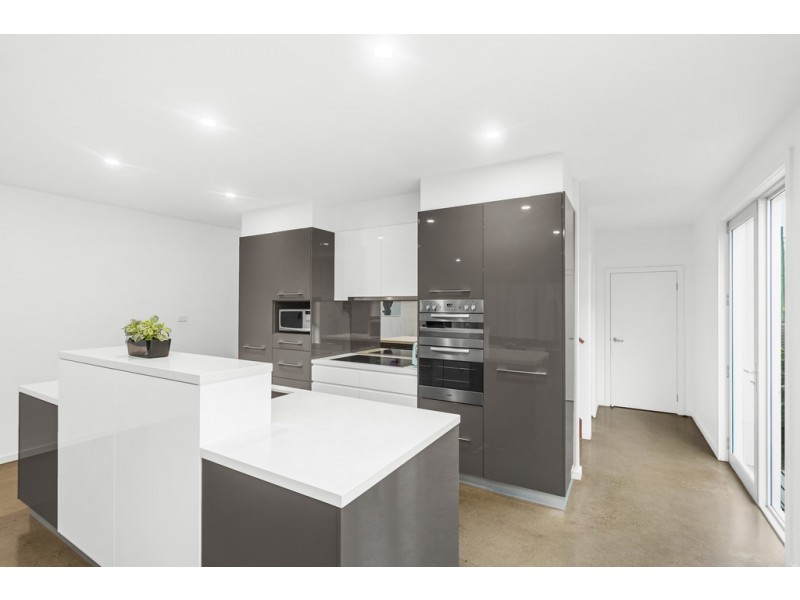 79 Pur Pur Avenue, Lake Illawarra NSW 2528