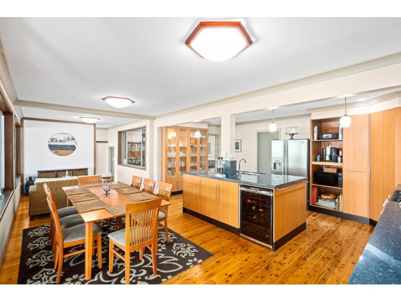 5 Roberts Avenue, Barrack Heights NSW 2528