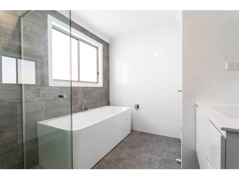 10 Skiff Place, Shell Cove NSW 2529