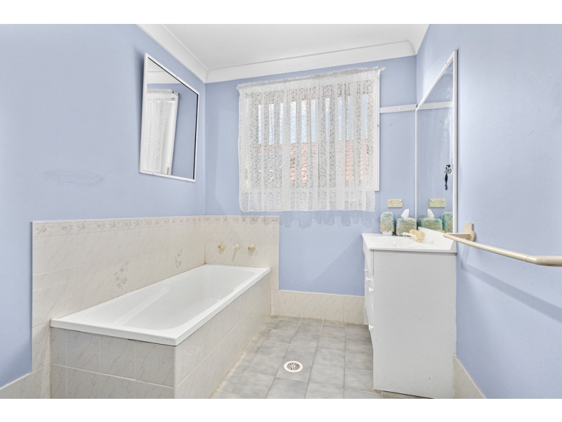 1/12 Borang Place, Flinders NSW 2529