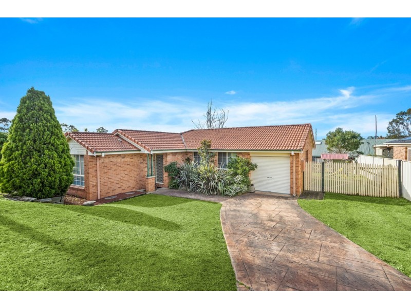 13 Gloucester Circuit, Albion Park NSW 2527