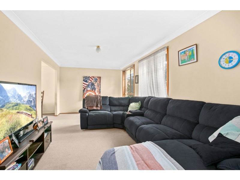 13 Gloucester Circuit, Albion Park NSW 2527
