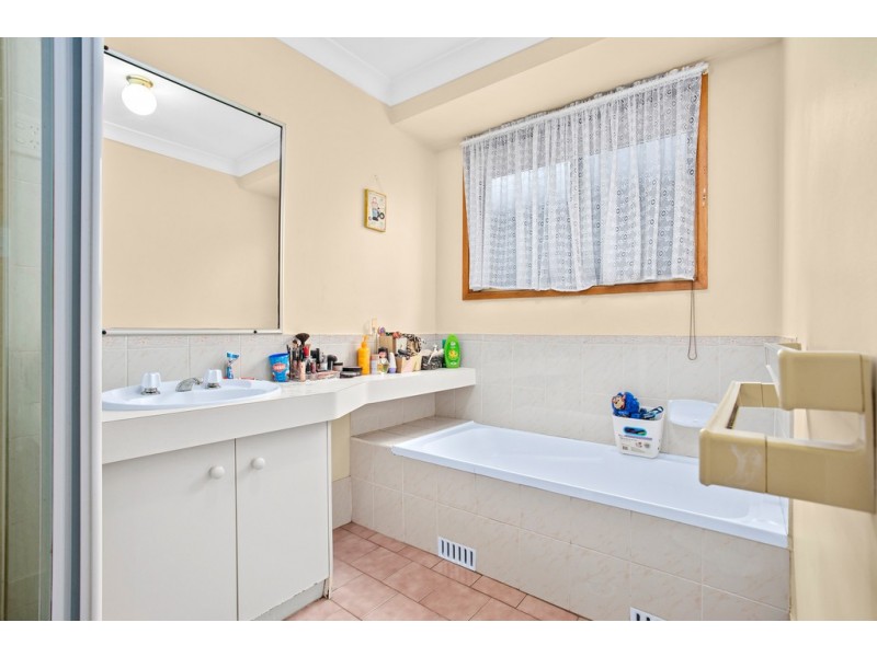 13 Gloucester Circuit, Albion Park NSW 2527