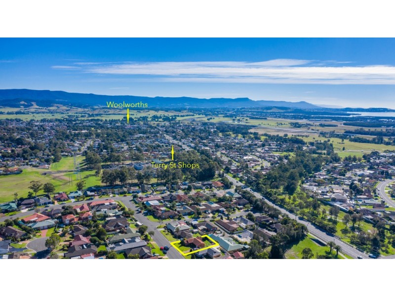 13 Gloucester Circuit, Albion Park NSW 2527