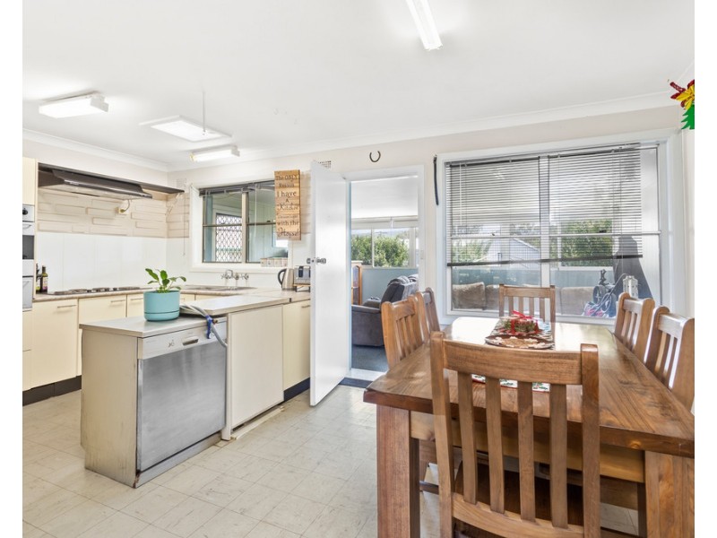 9 Robyn Road, Albion Park Rail NSW 2527