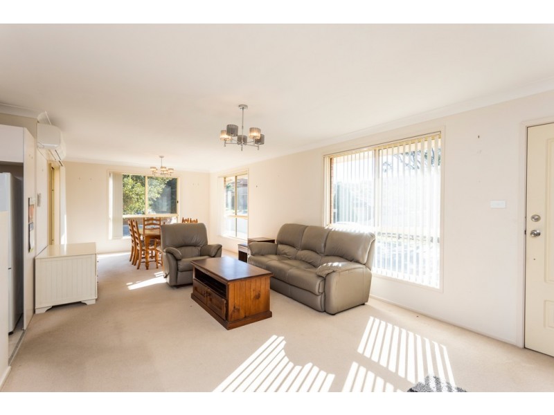 2/9 Panbula Place, Flinders NSW 2529