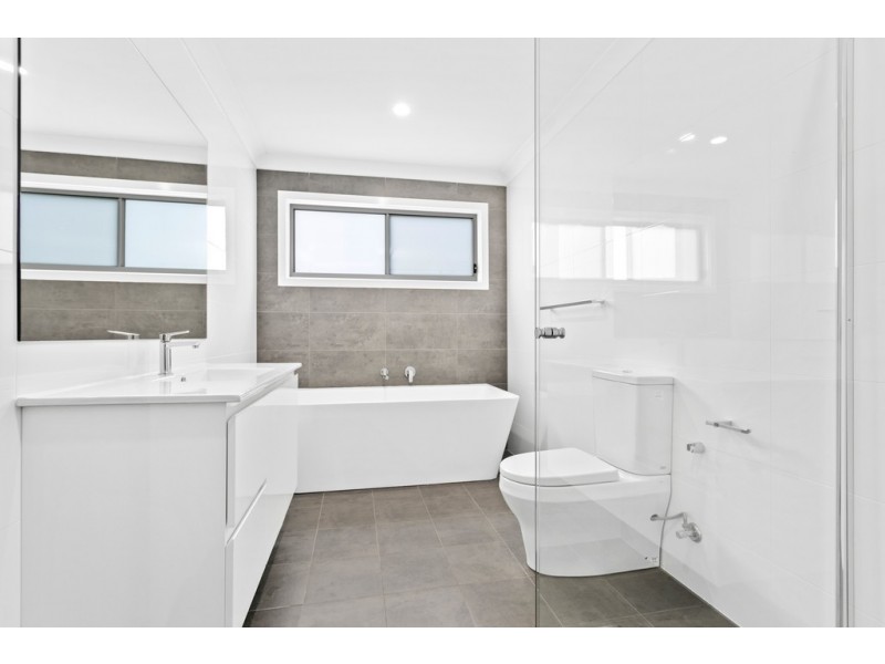 9 National Avenue, Shell Cove NSW 2529