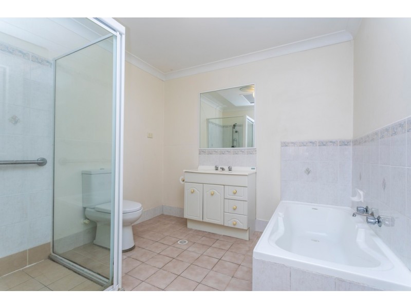 2/3 Panbula Place, Flinders NSW 2529