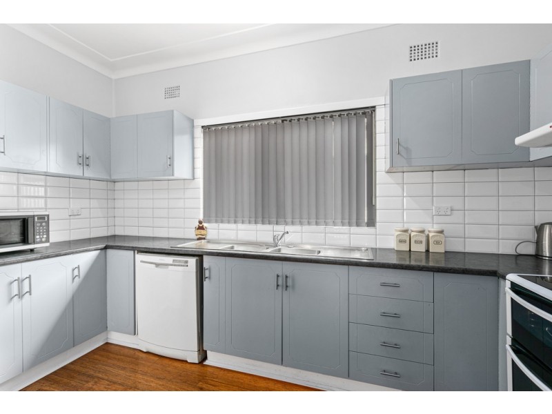 9 Merrett Avenue, Cringila NSW 2502