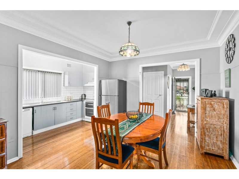 9 Merrett Avenue, Cringila NSW 2502