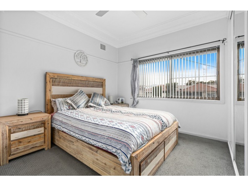 9 Merrett Avenue, Cringila NSW 2502