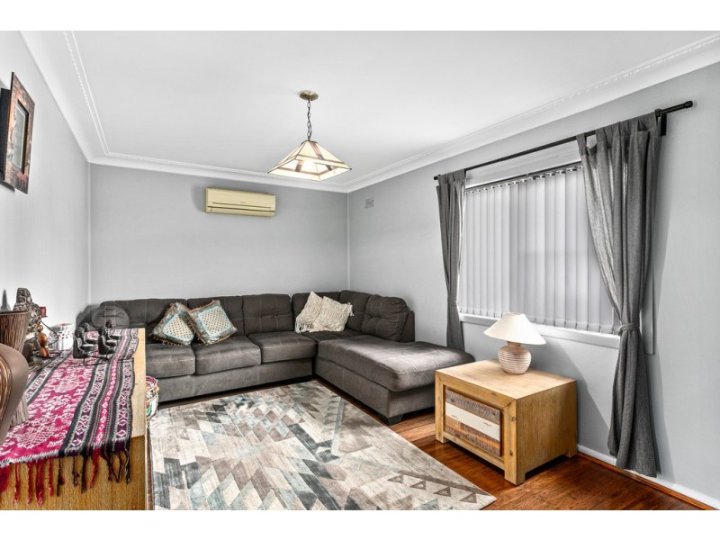 9 Merrett Avenue, Cringila NSW 2502