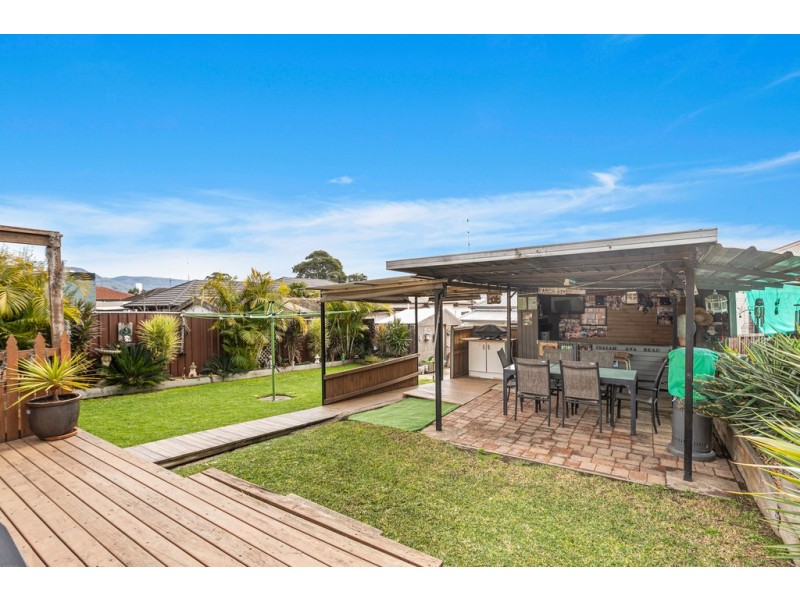 9 Merrett Avenue, Cringila NSW 2502