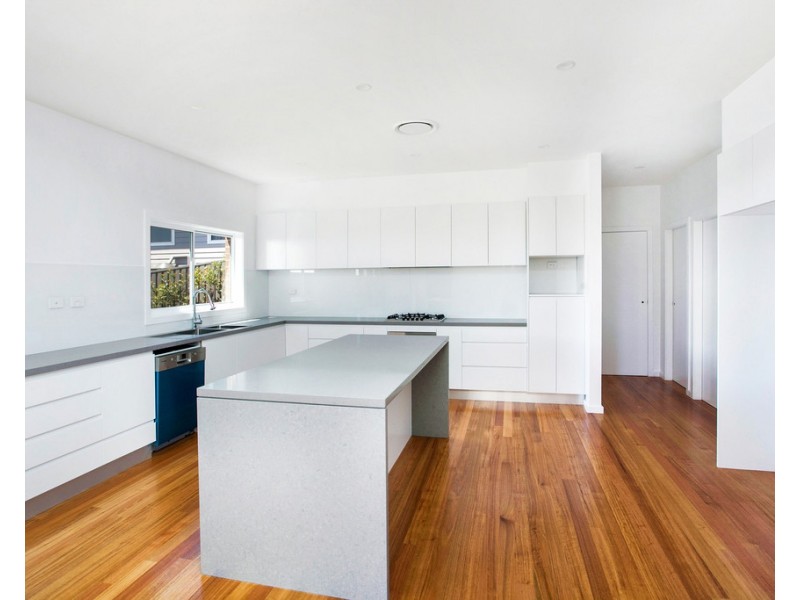 10 National Avenue, Shell Cove NSW 2529