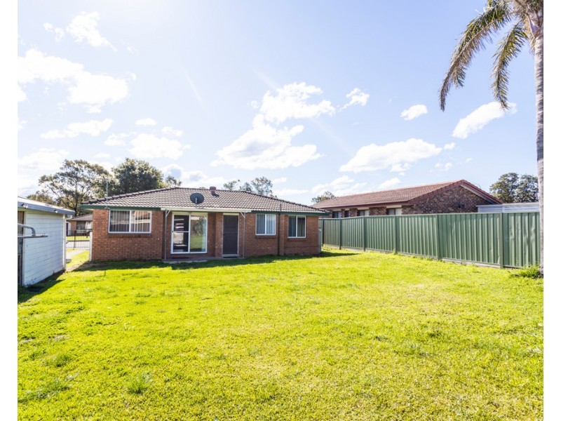 8 Coachwood Drive, Albion Park Rail NSW 2527
