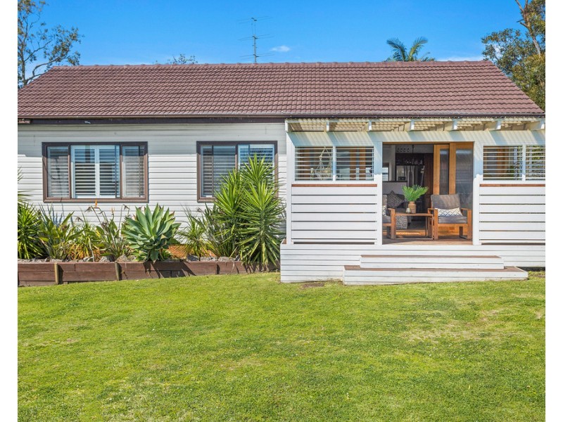 23 Griffiths Street, Oak Flats NSW 2529