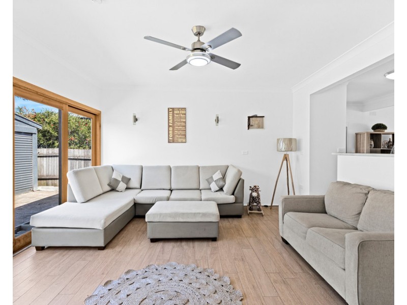 23 Griffiths Street, Oak Flats NSW 2529