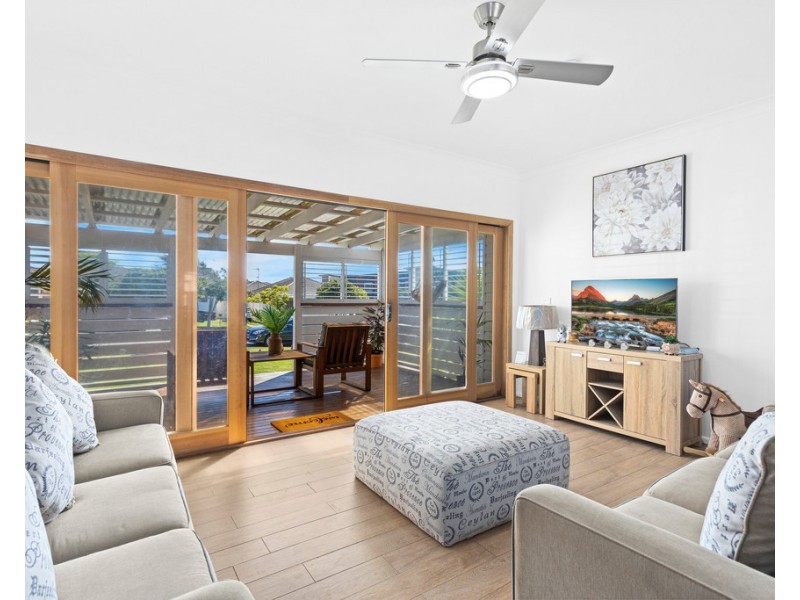 23 Griffiths Street, Oak Flats NSW 2529