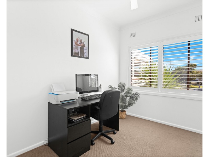 23 Griffiths Street, Oak Flats NSW 2529