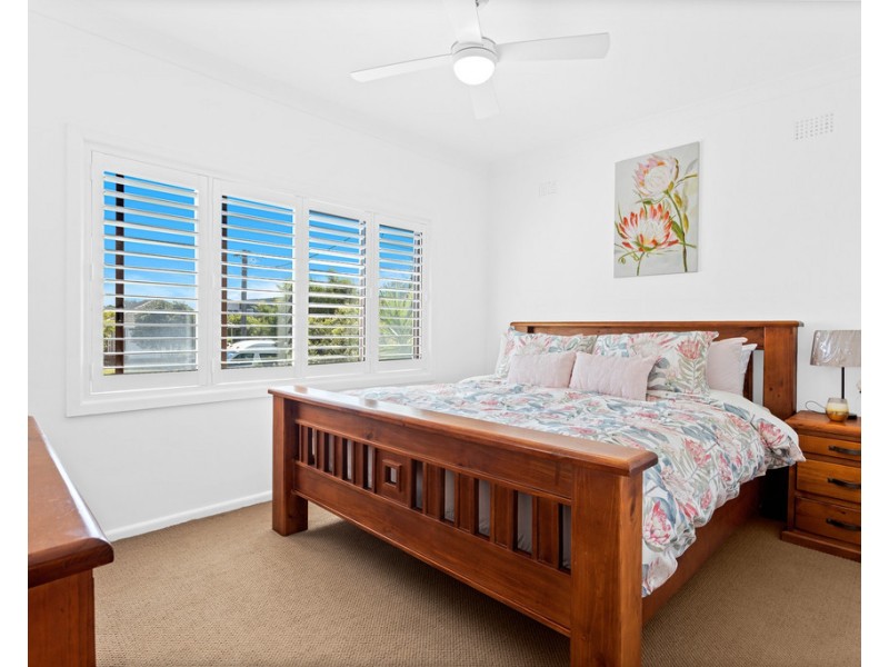 23 Griffiths Street, Oak Flats NSW 2529