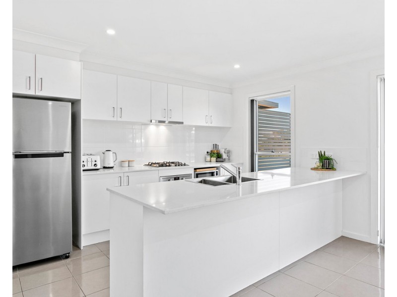 8A Brooks Terrace, Kanahooka NSW 2530