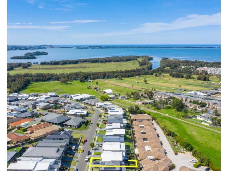 8A Brooks Terrace, Kanahooka NSW 2530