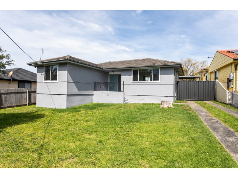 26 Girraween Avenue, Lake Illawarra NSW 2528