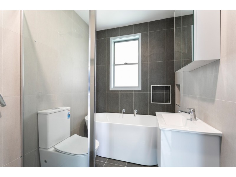 26 Girraween Avenue, Lake Illawarra NSW 2528