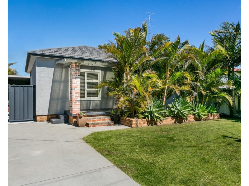 11 William Avenue, Warilla NSW 2528