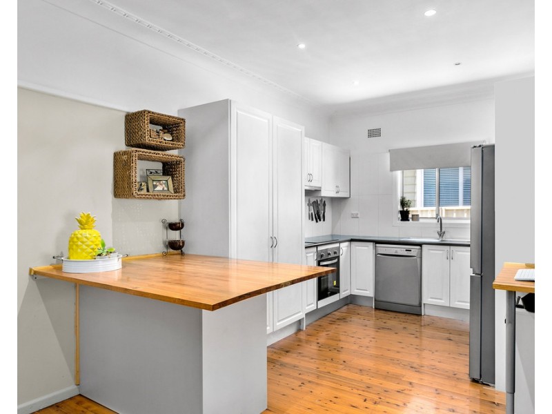 11 William Avenue, Warilla NSW 2528