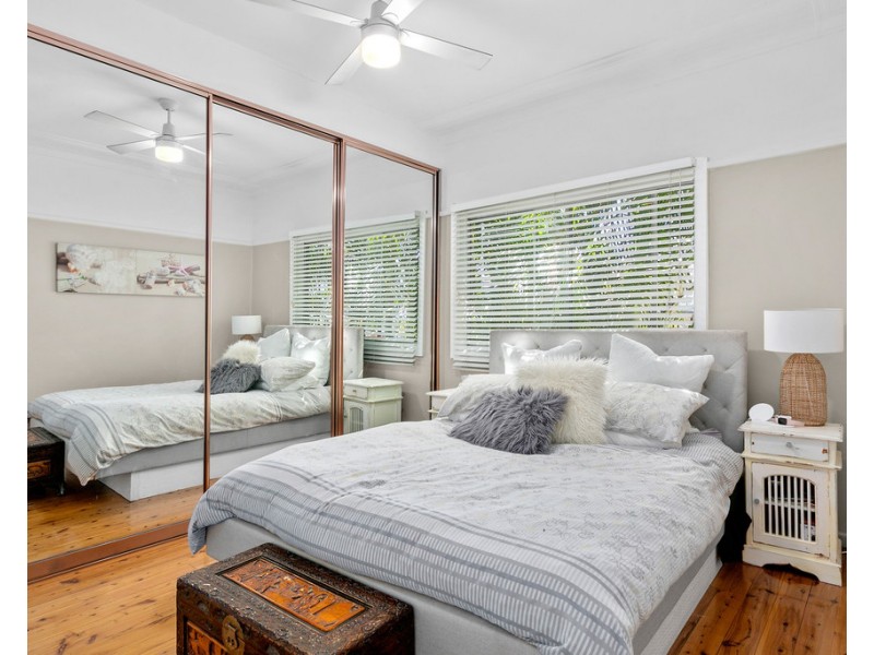 11 William Avenue, Warilla NSW 2528