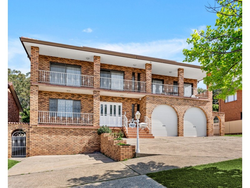 162 Captain Cook Drive, Barrack Heights NSW 2528