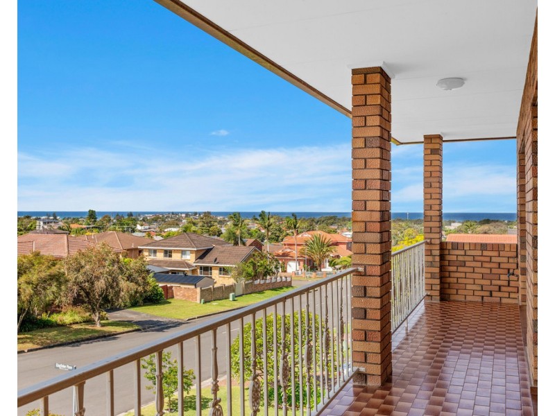 162 Captain Cook Drive, Barrack Heights NSW 2528