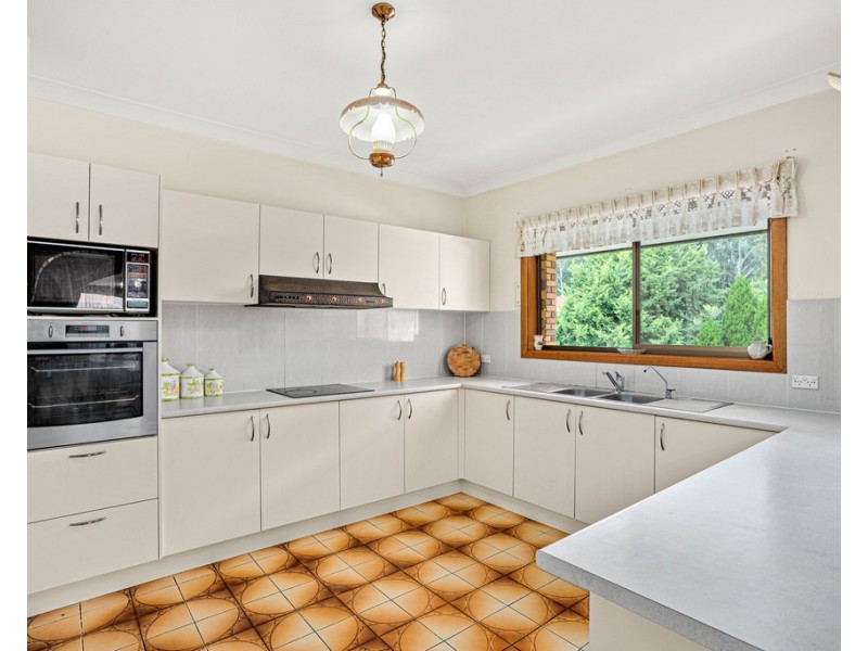 162 Captain Cook Drive, Barrack Heights NSW 2528