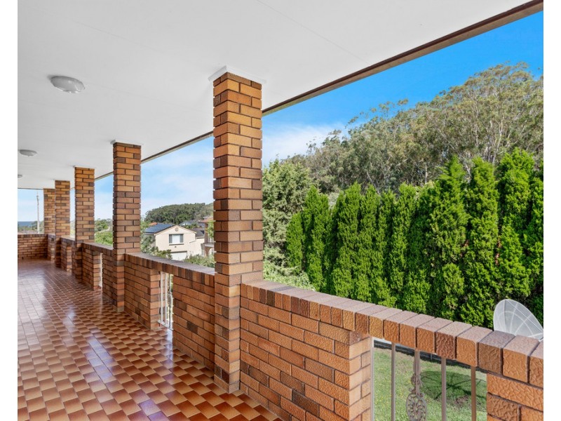 162 Captain Cook Drive, Barrack Heights NSW 2528