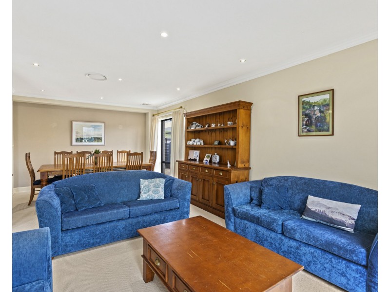 8 Solander Avenue, Shell Cove NSW 2529