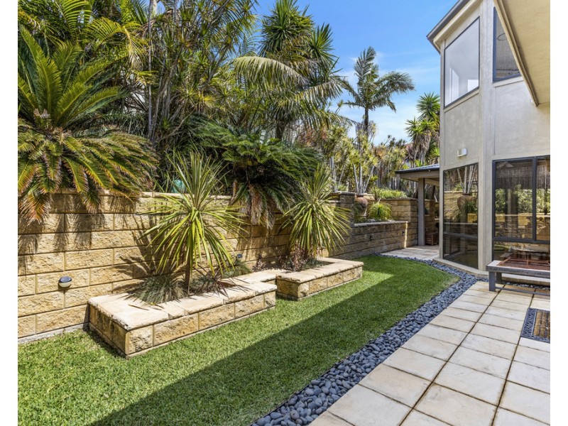 8 Solander Avenue, Shell Cove NSW 2529