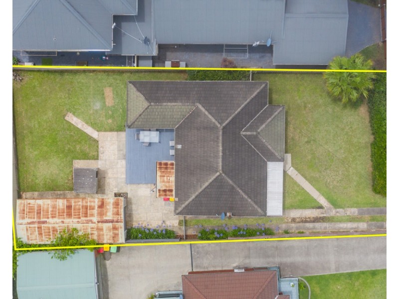 12 Carinmoney Avenue, Warilla NSW 2528