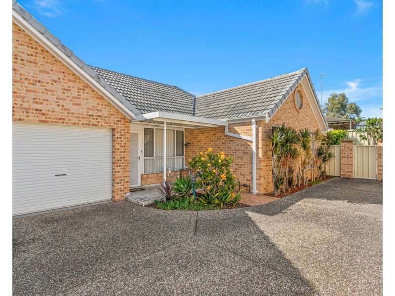 2/16 Kianga Close, Flinders NSW 2529