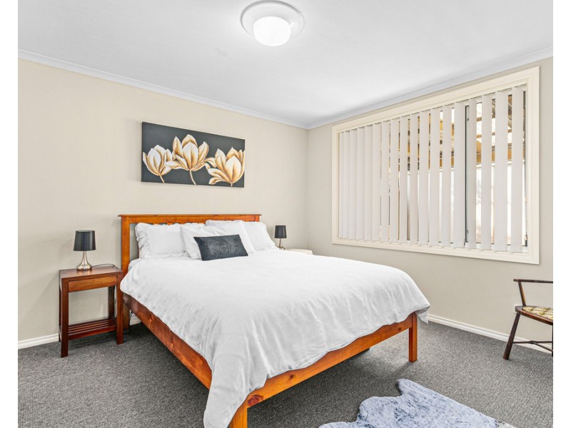 2/16 Kianga Close, Flinders NSW 2529