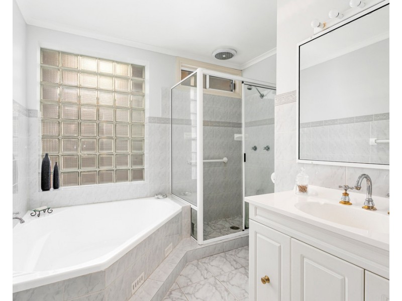 2/16 Kianga Close, Flinders NSW 2529