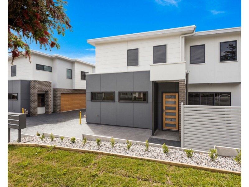 2/10 Hopetoun Street, Oak Flats NSW 2529