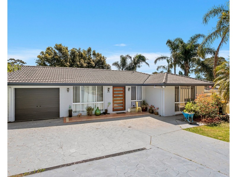 25 Macleay Place, Albion Park NSW 2527