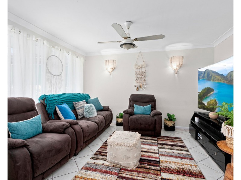 25 Macleay Place, Albion Park NSW 2527